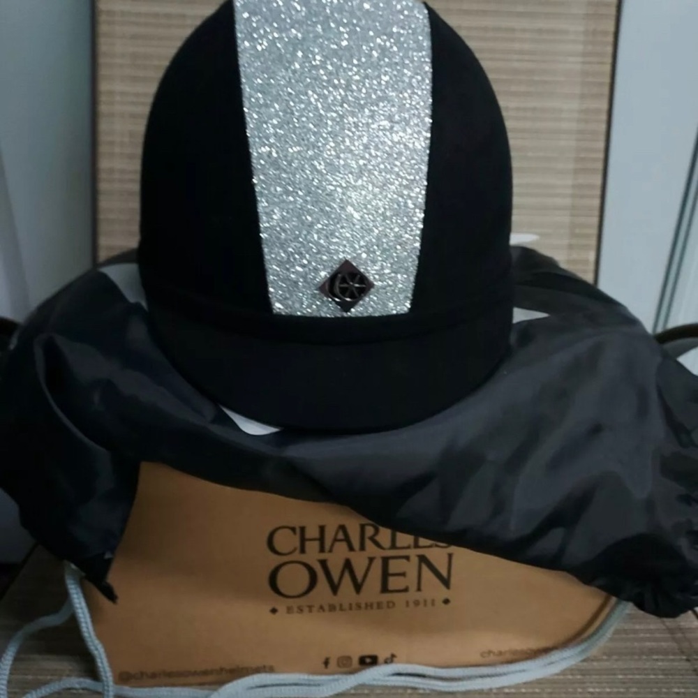 Brand New Charles Owen YR8 bling helmet size 6 5/8